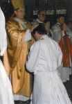 Przekazanie święceń kapłańskich przez biskupa